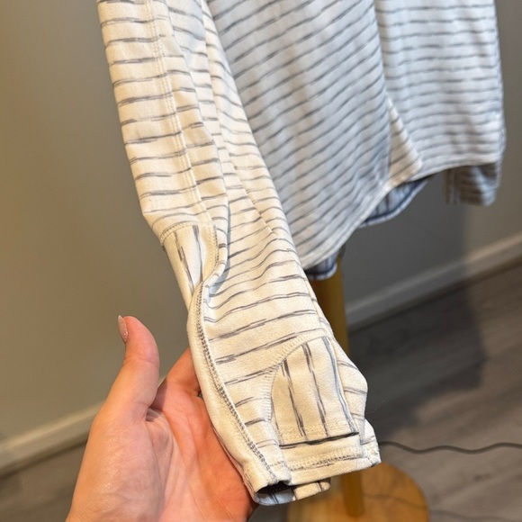 Athleta White and Gray Striped pullover XL - Picture 4 of 4